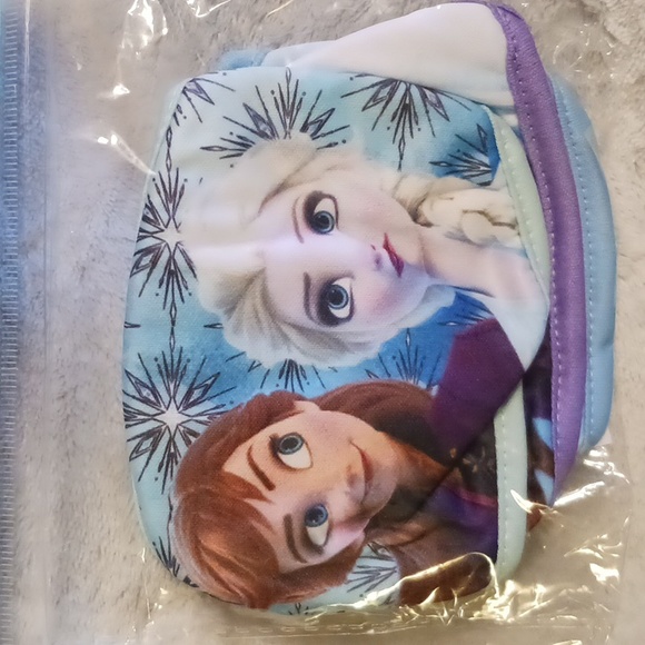 NWT Disney FROZEN ELSA & ANNA (3) CLOTH Face MASKS in a Package Kids AGE 4 & UP - Picture 2 of 4